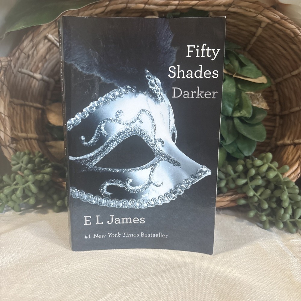 Fifty Shades Darker Paperback E. L. James Book Two Romance 9780345803498